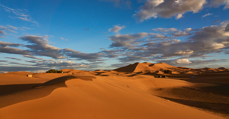 サハラ砂漠　メルズーガの大砂丘（イメージ）
