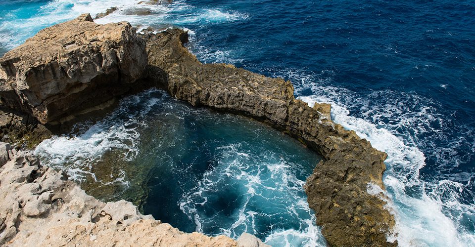 ドウェイラ湾・ブルーホール（イメージ）