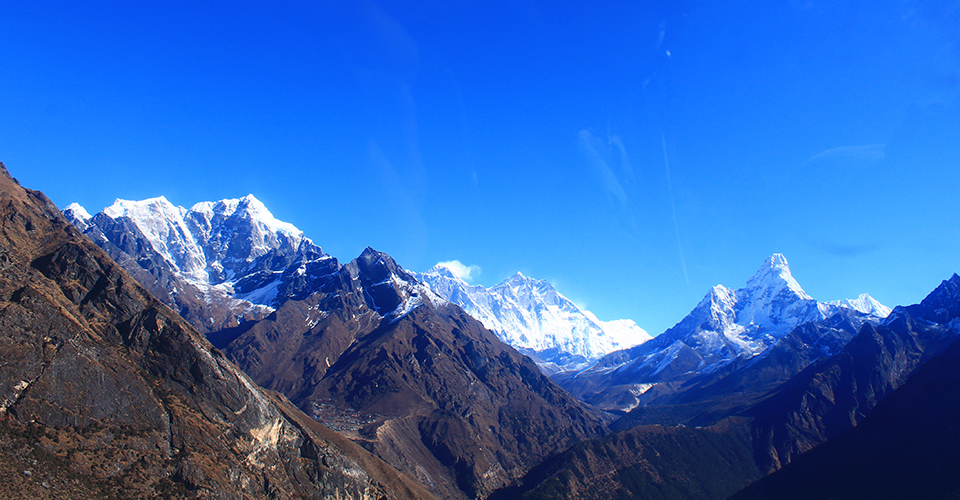 ヒマラヤの高峰群（イメージ）