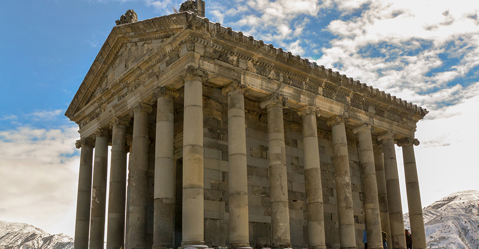 ガルニ神殿（イメージ）