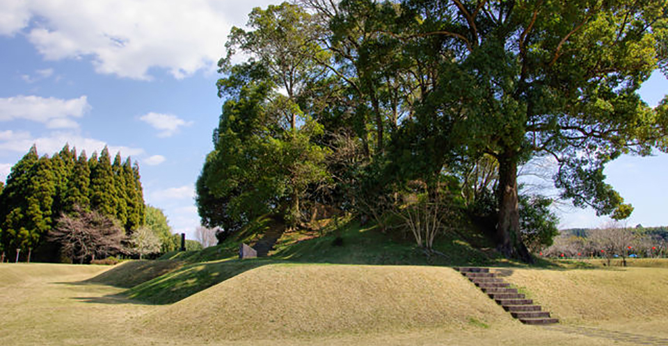 江田船山古墳（イメージ）