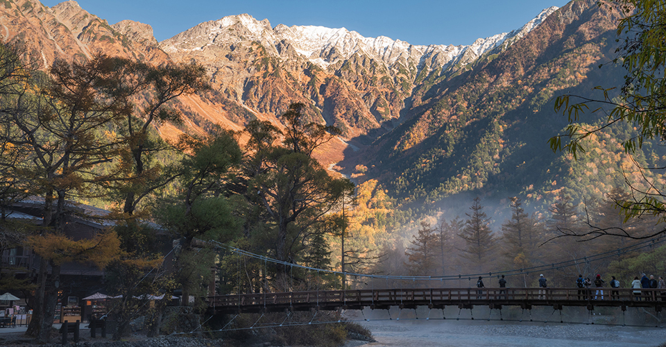 早朝の上高地 河童橋（イメージ）