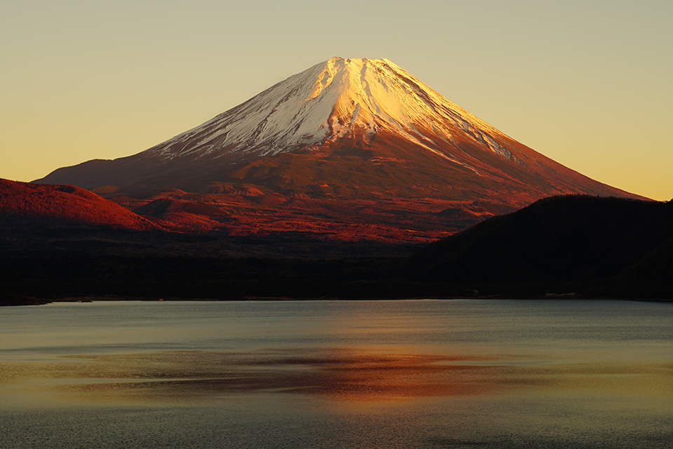 本栖湖（イメージ）/東京都のPN.αスタイルさんの作品