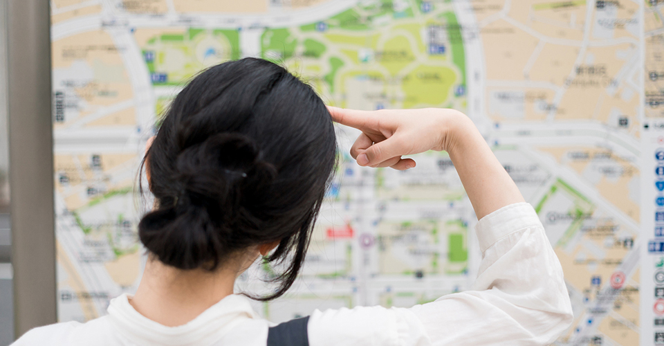 道に迷う女性（イメージ）