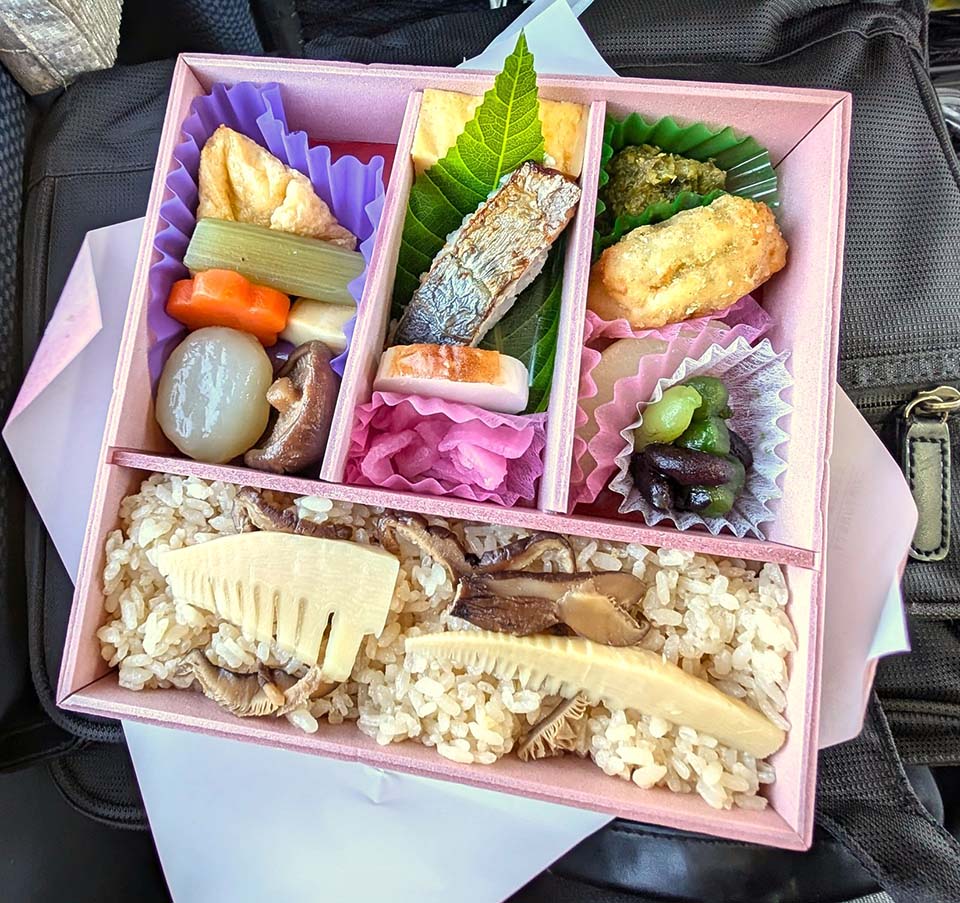 「三春の滝桜弁当」（イメージ）