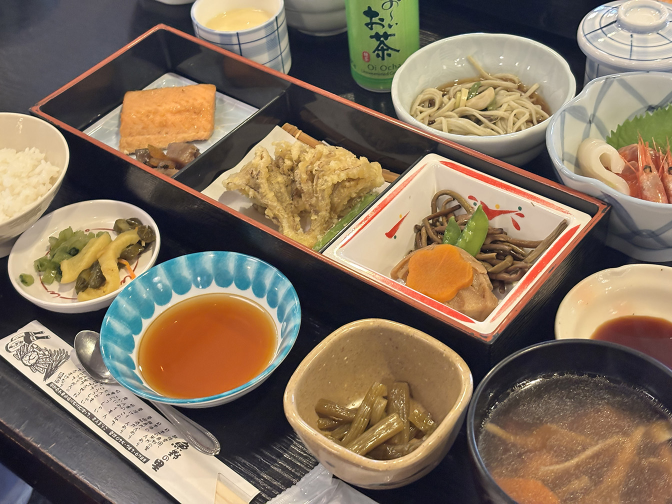 秋の味覚が詰まったボリューム満点の夕食（イメージ）