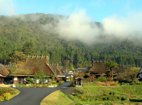 提供：美山町観光協会 日本の原風景が残る美山かやぶきの里（イメージ）