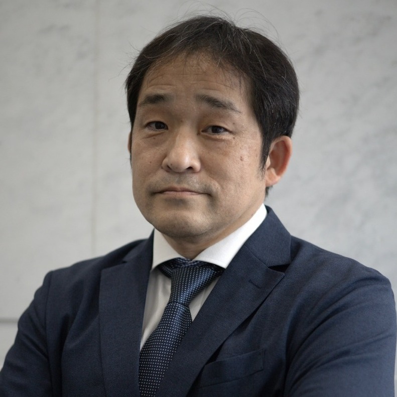 大塚　雅士