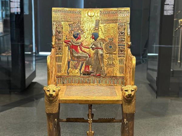 玉座（イメージ）