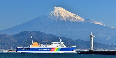 清水港クルーズと富士山（イメージ）