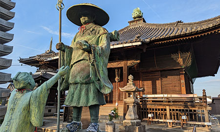 道隆寺の弘法大師と衛門三郎像（イメージ）