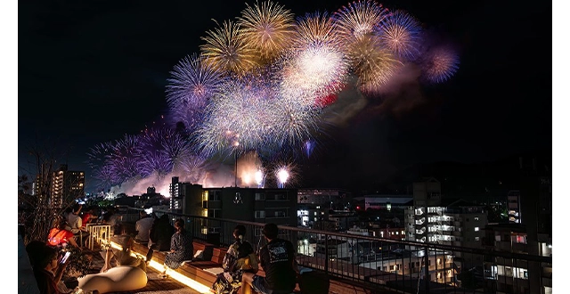 お客さまにより快適に楽しんでいただくための 特別観覧席などもご用意しています！