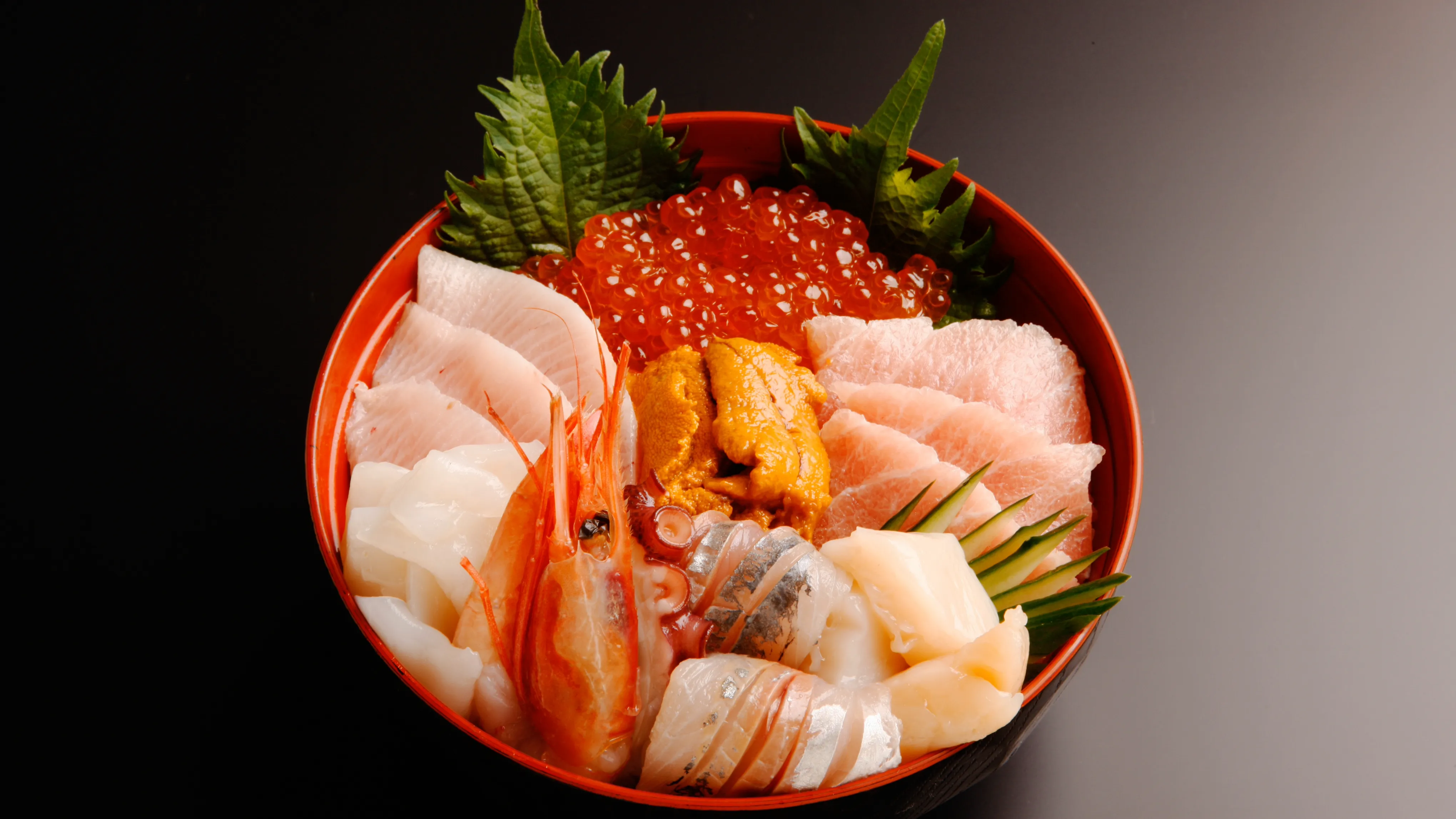 食事処 なかむら「びっくり海鮮丼」