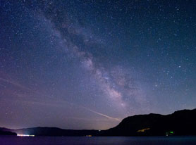 十和田湖の星空（イメージ）